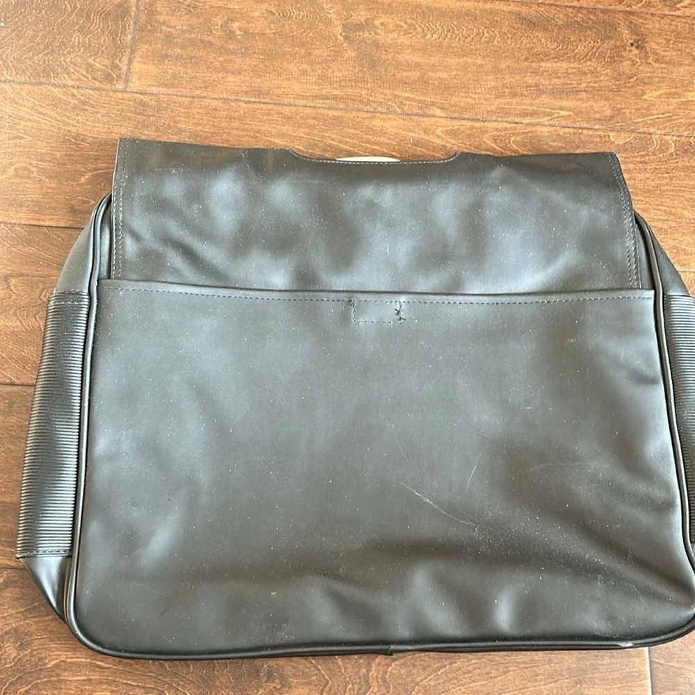 New Mens Laptop Messenger Bag Faux Leather Black Silver Missing Shoulder Strap